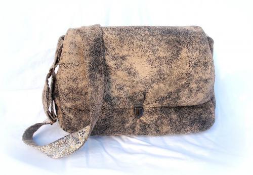 Besace taille moyenne simili beige.jpg
