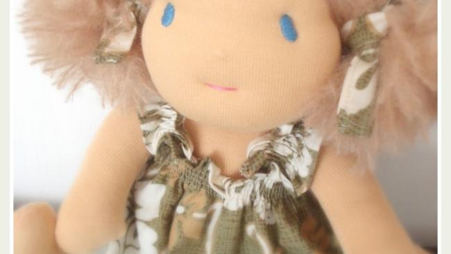 Poupée waldorf, poupée chiffon, poupée tissu, Le Monde Joli de Rose et Marie