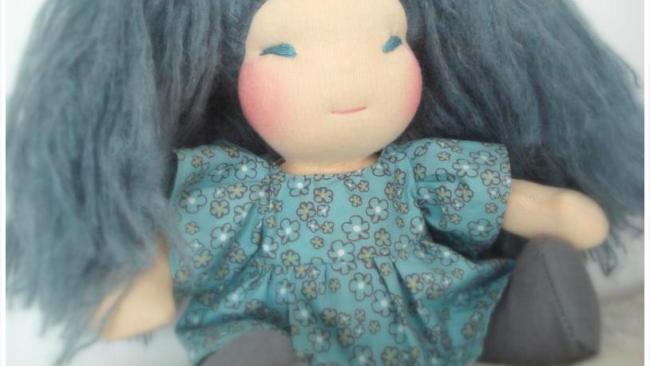 Poupée waldorf, poupée chiffon, poupée tissu, Le Monde Joli de Rose et Marie