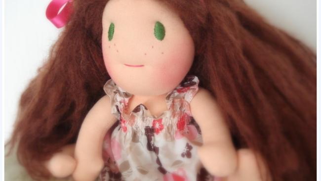 Poupée waldorf, poupée chiffon, poupée tissu, Le Monde Joli de Rose et Marie