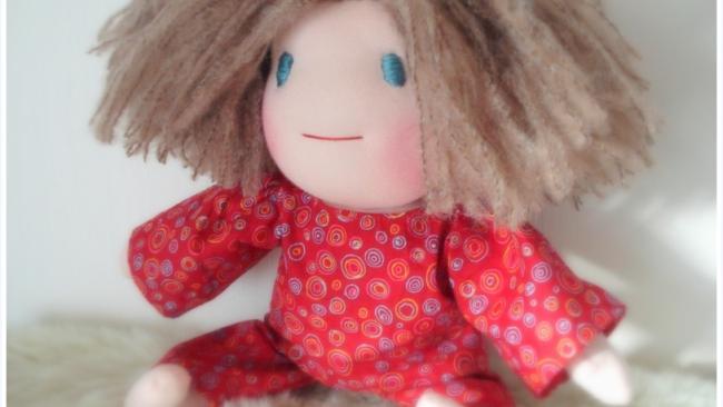 Poupée waldorf, poupée chiffon, poupée tissu, Le Monde Joli de Rose et Marie