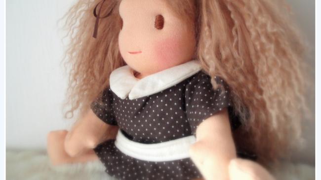 Poupée waldorf, poupée chiffon, poupée tissu, Le Monde Joli de Rose et Marie