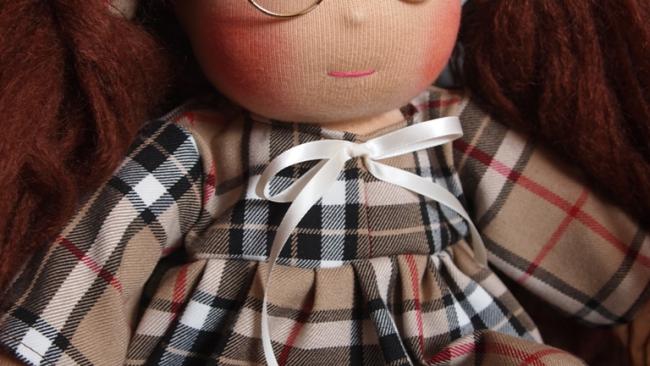 Poupée waldorf, poupée chiffon, poupée tissu, Le Monde Joli de Rose et Marie, vêtement  de poupée, vêtement de poupée