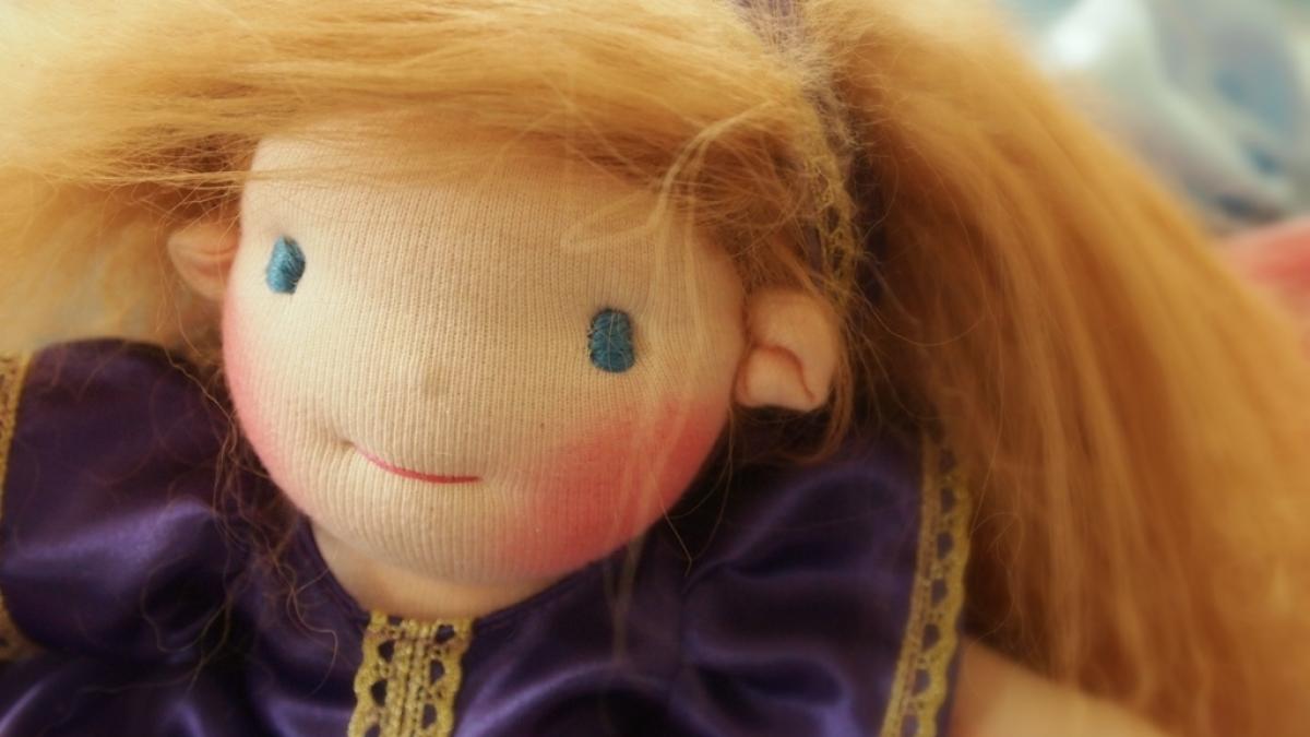 Poupée waldorf, poupée chiffon, poupée tissu, Le Monde Joli de Rose et Marie